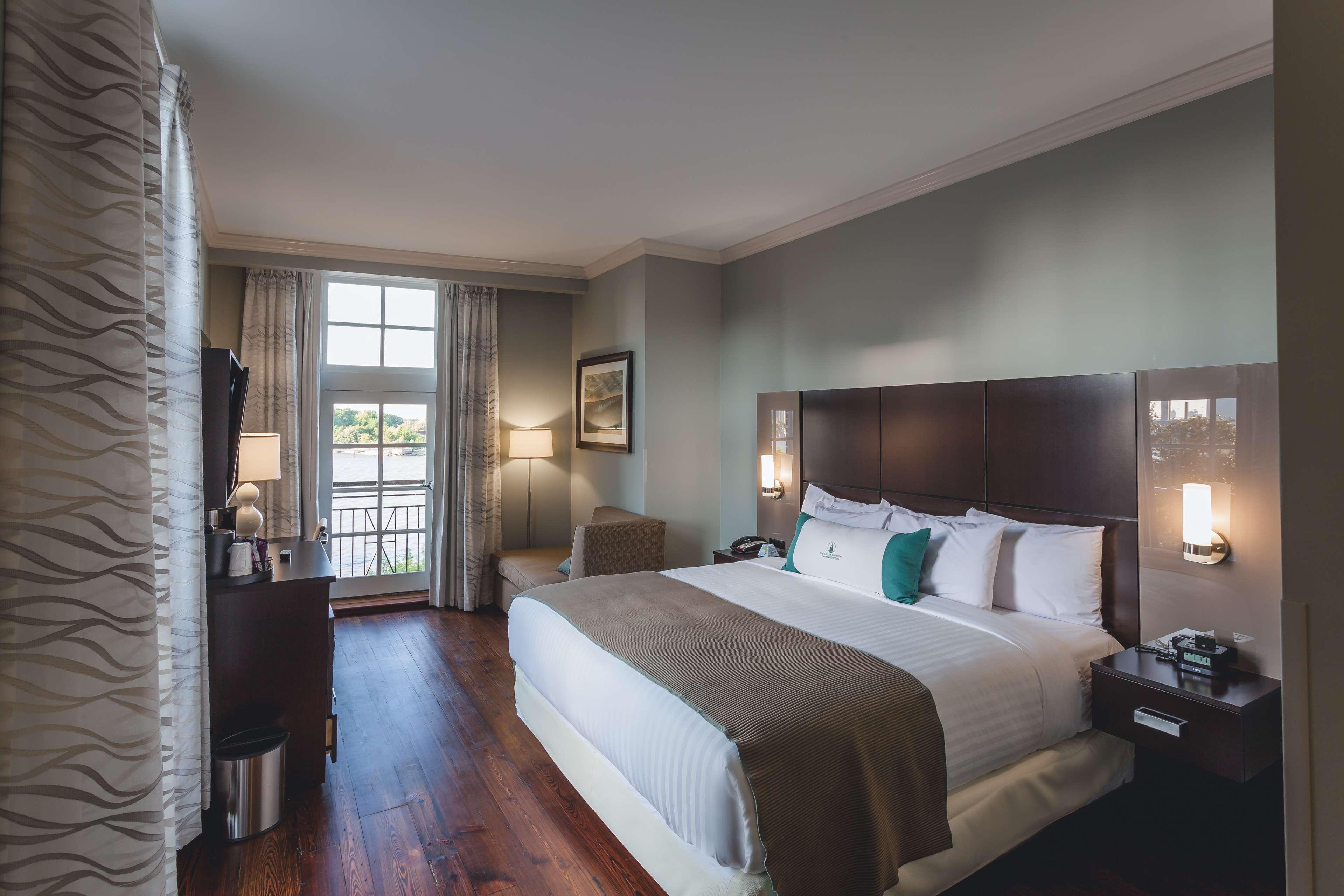 ROOM, KING BED, CITY VIEW, ACCESSIBLE