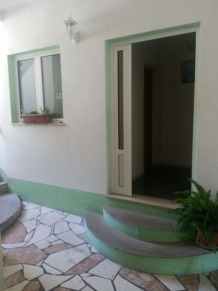 Villa Angela 59/80