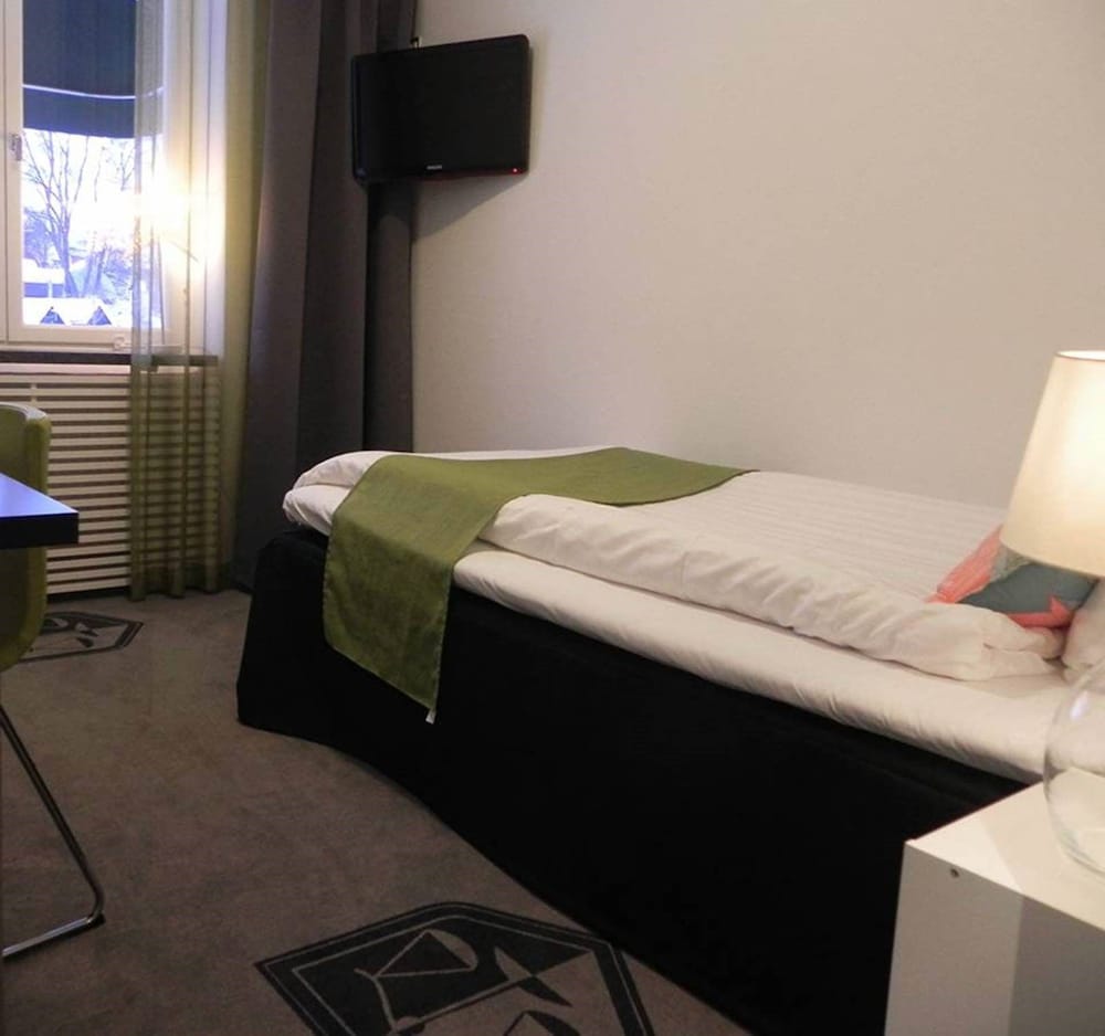 Hotell Tinget 8/24