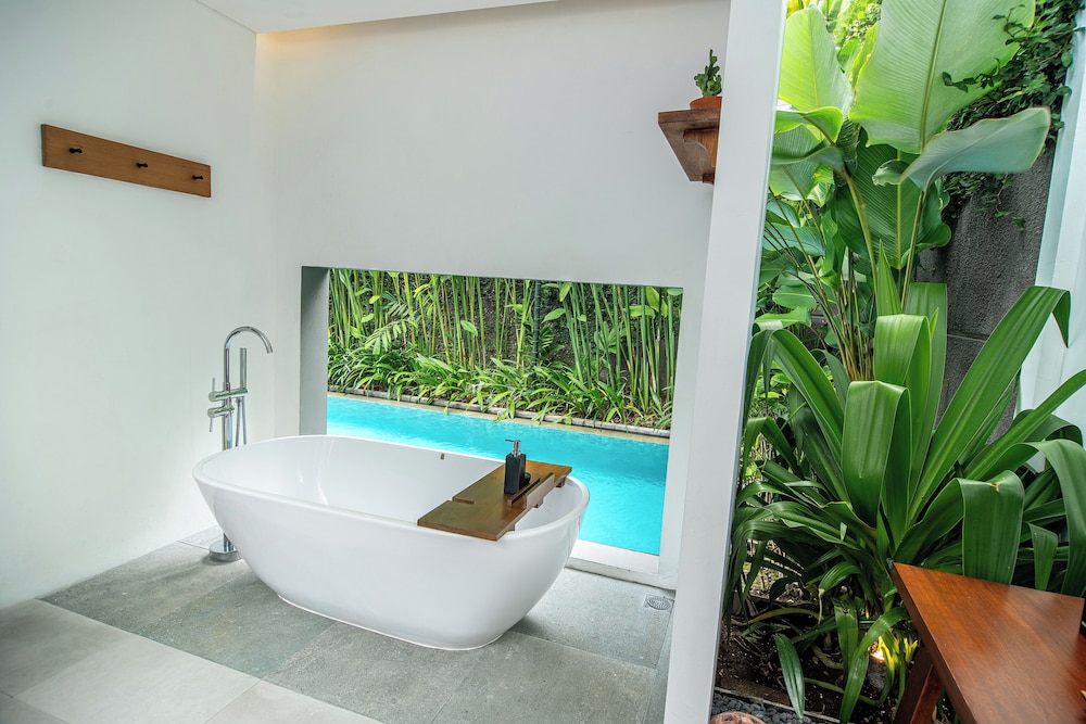 Abia Villa Legian 6/48