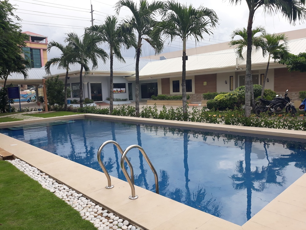 S&M Hotel 4/38