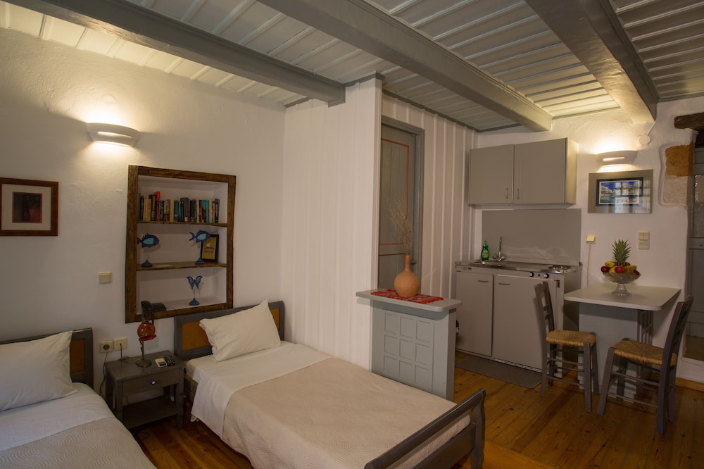 Nostos Beach Boutique Hotel 67/73