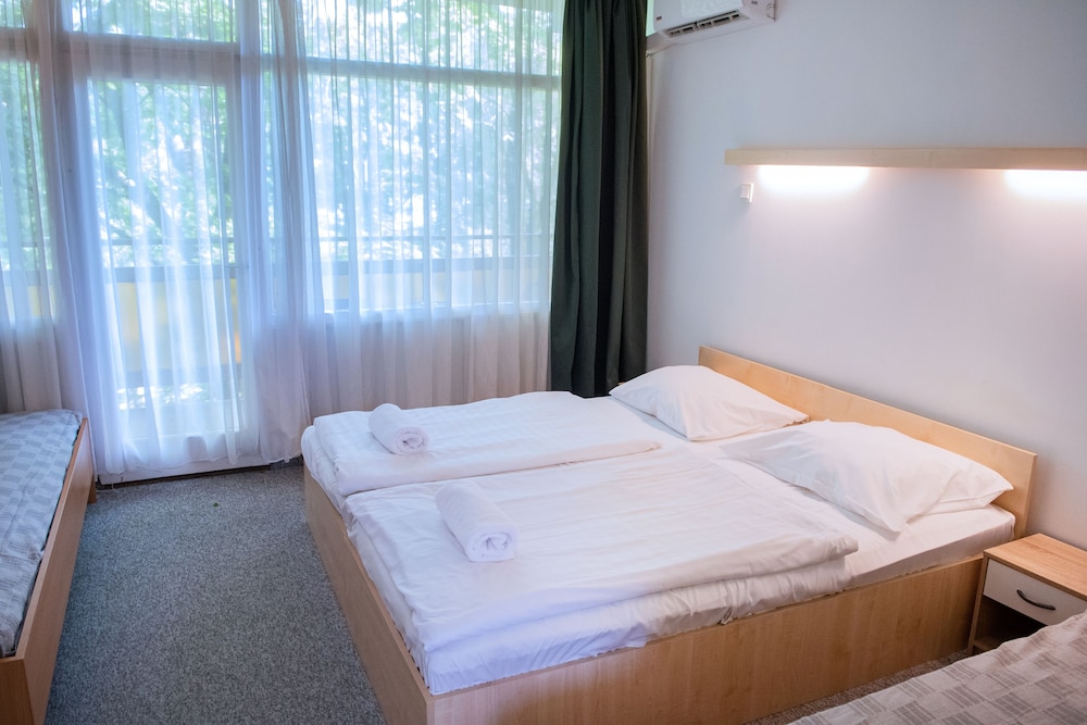 Ce Napfény Hotel 10/41