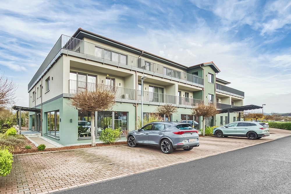 Seehotel Niedernberg - Das Dorf am See 40/49
