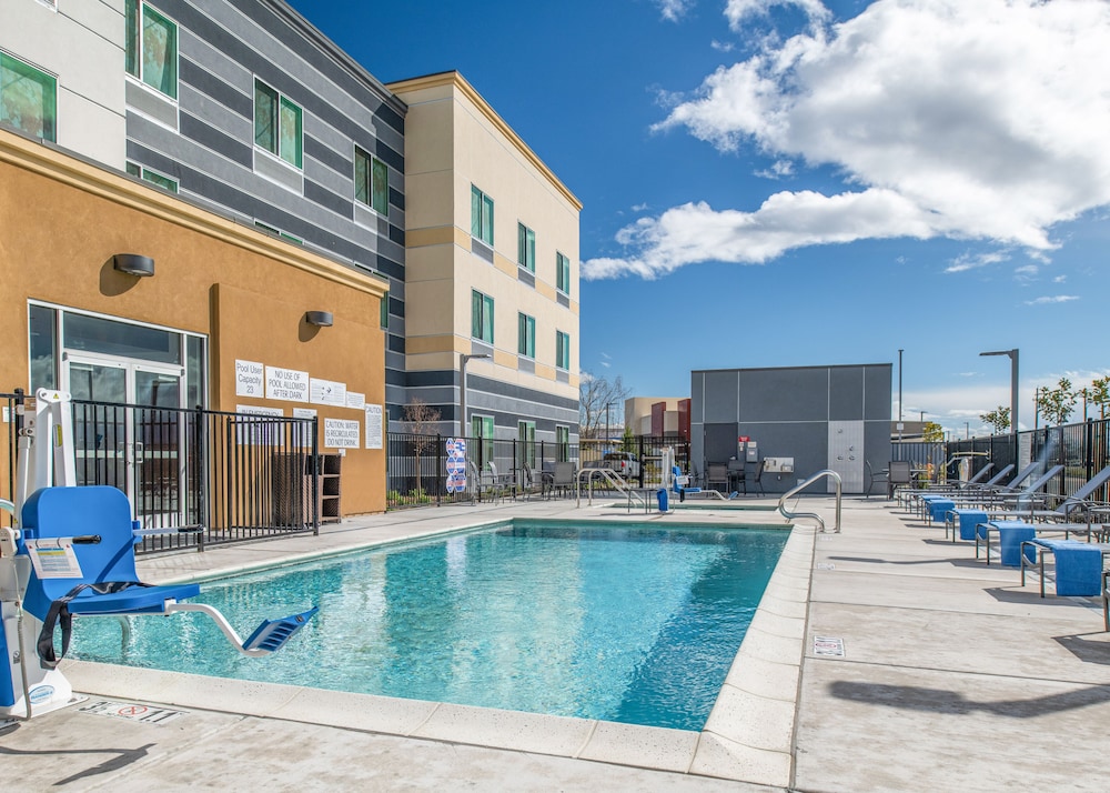 Fairfield Inn & Suites by Marriott Sacramento Winters 4/50