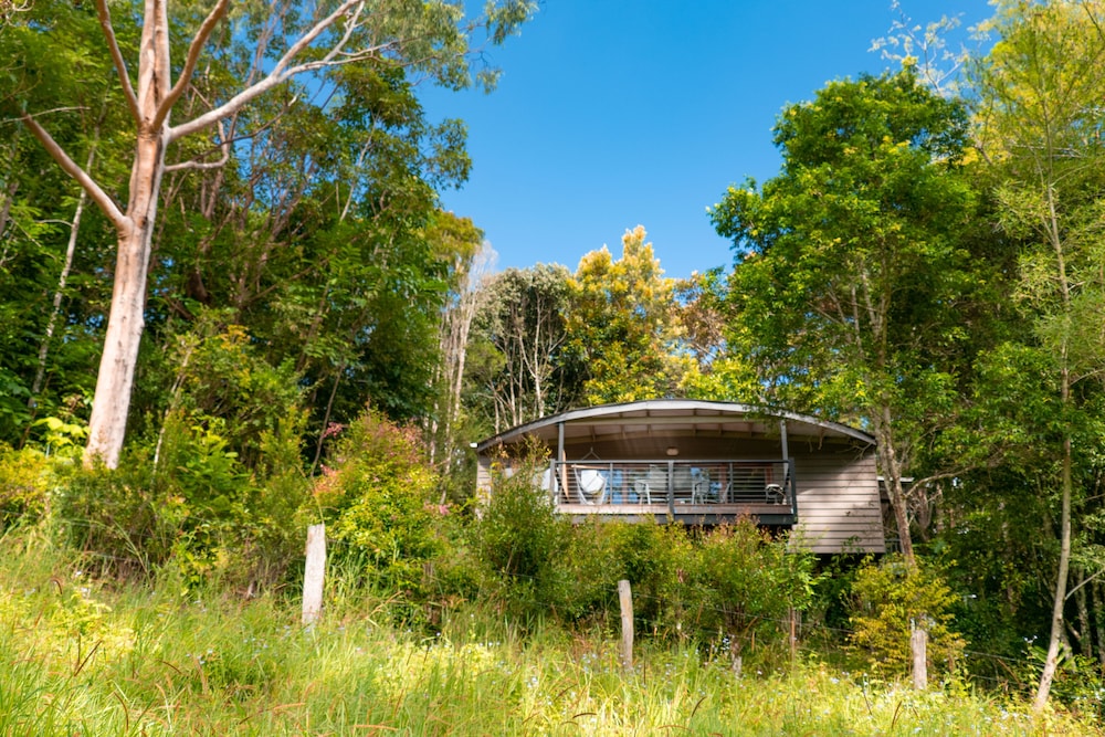 Whispering Valley Cottage Retreat 25/50