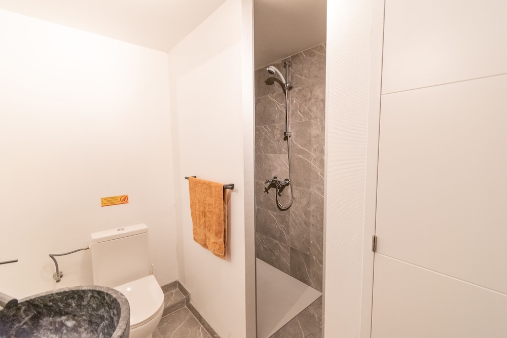 Private & Comfortable Apartments 48/51