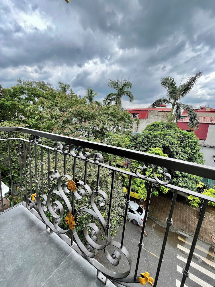 Royal Hanoi Hotel 38/50