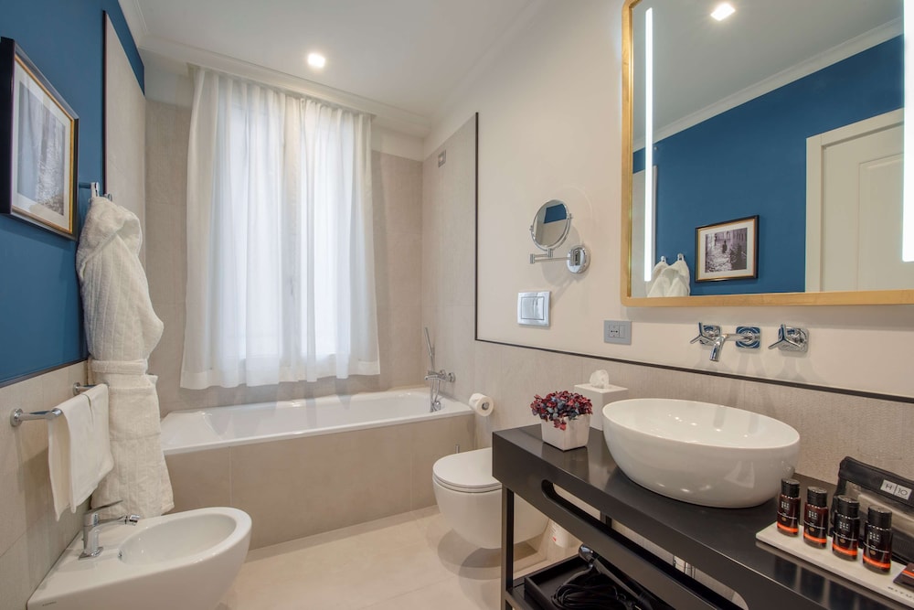 H10 Palazzo Canova 25/75