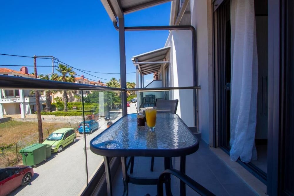Flegra Beach Boutique Apartments 32/48