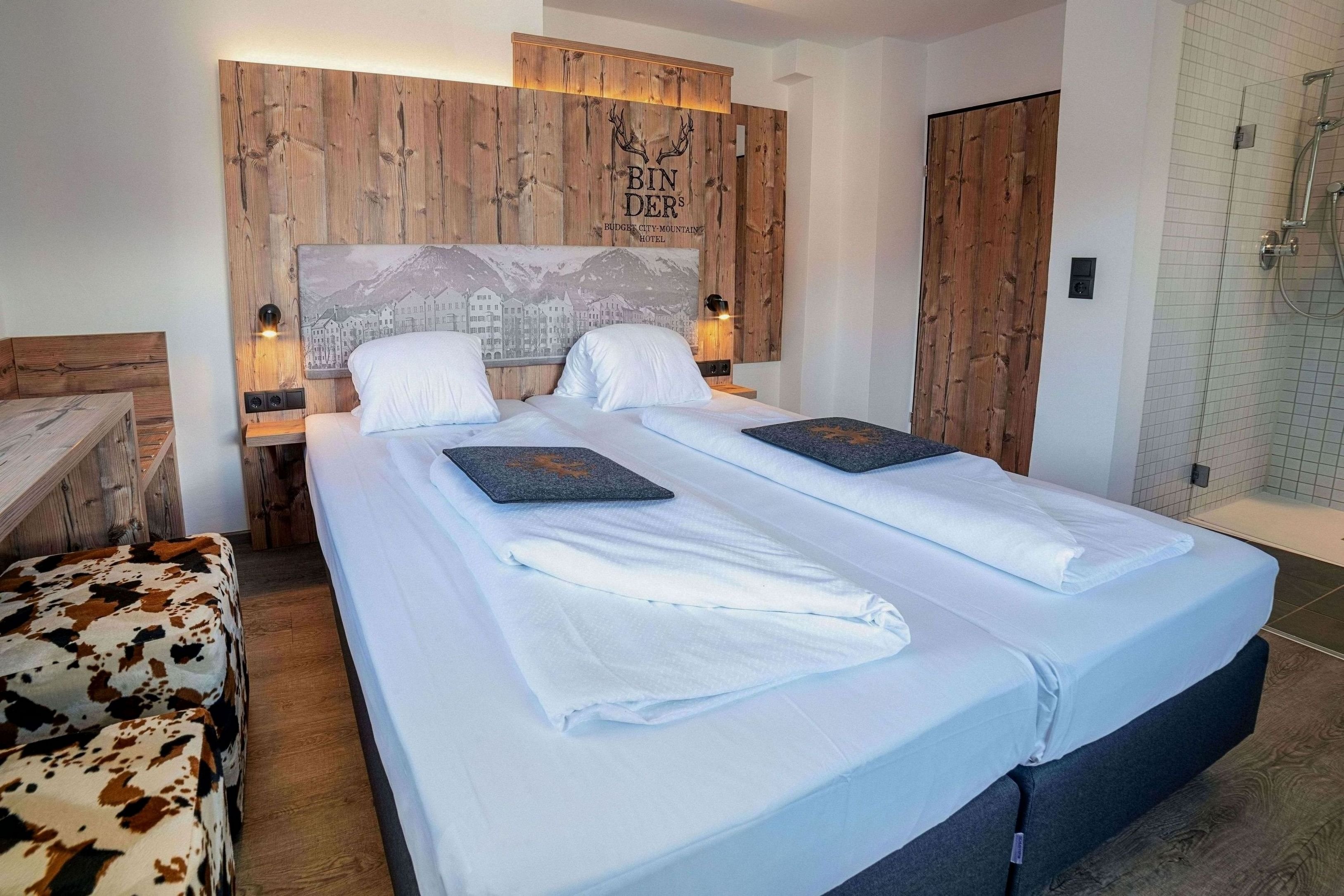 BUSINESS, DOUBLE BED