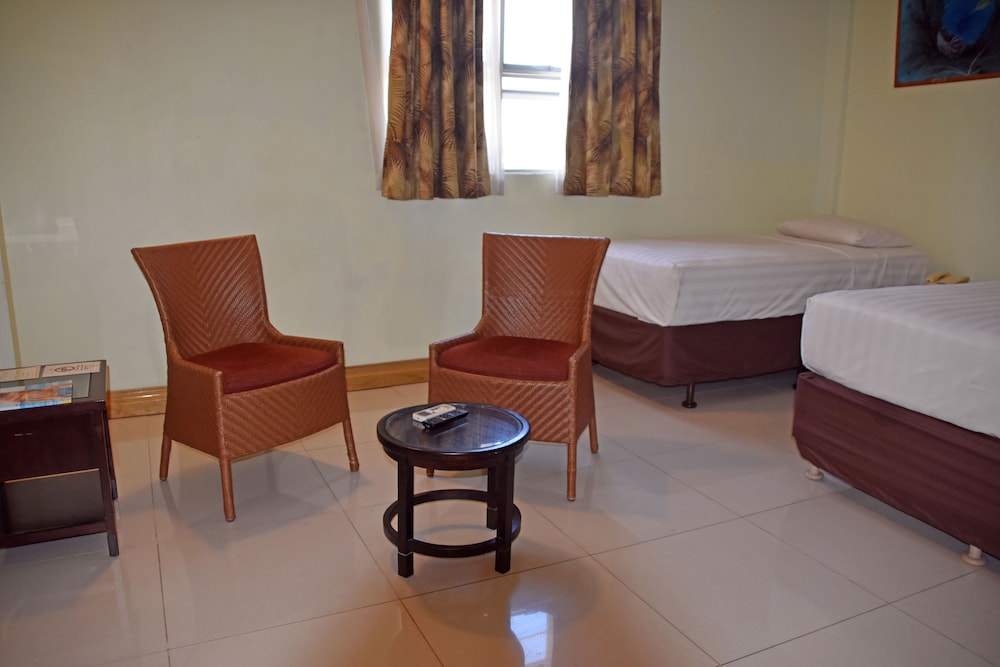 Grand Melanesian Hotel 38/50