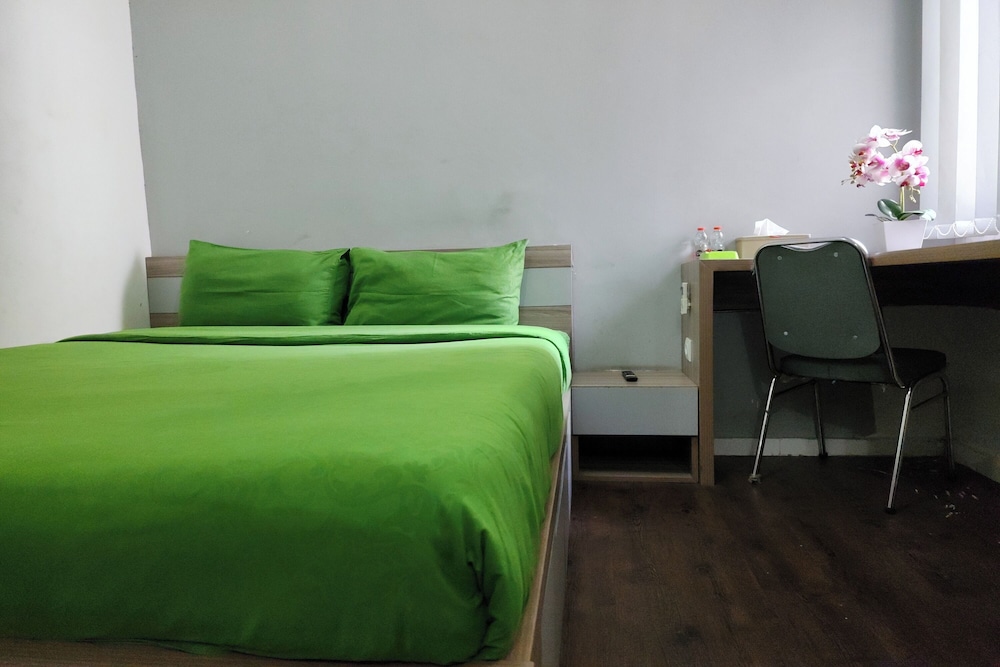 Barata Hotel Near Bandara Soekarno Hatta 13/32