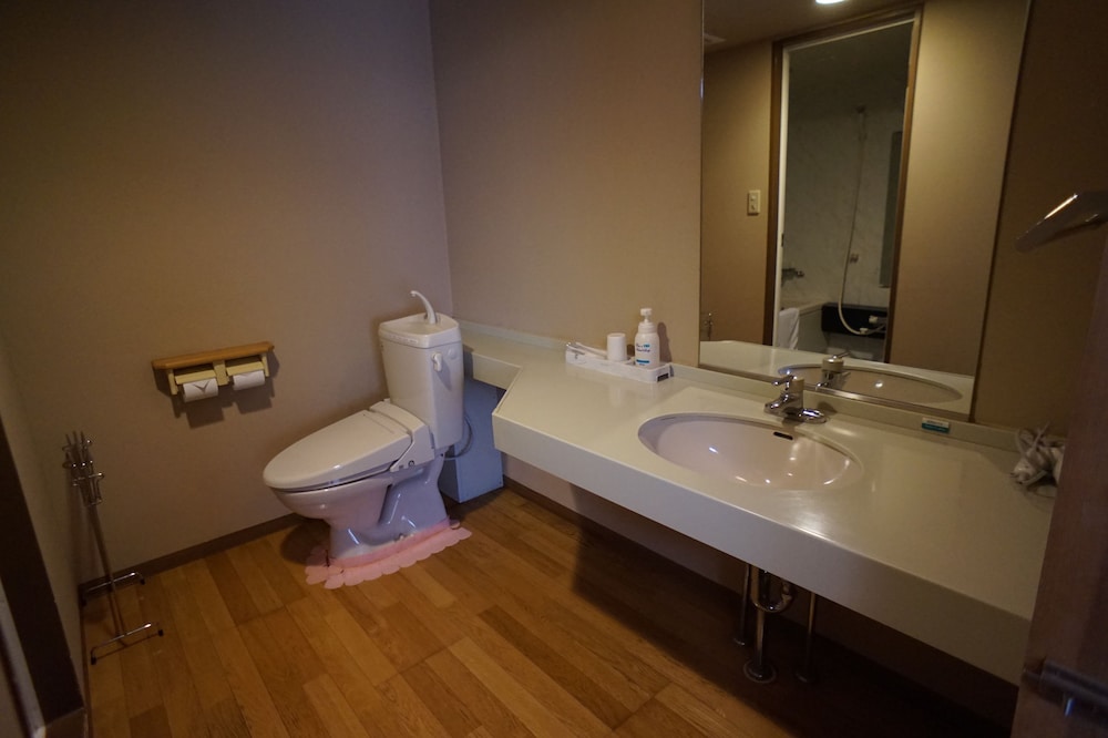 Annex Katsutaro Ryokan 28/29
