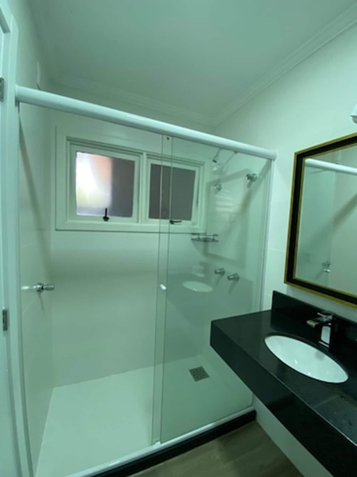 STUDIO, SUITE