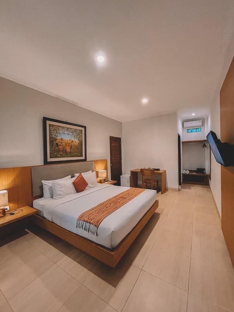 1 BEDROOM, SUPERIOR