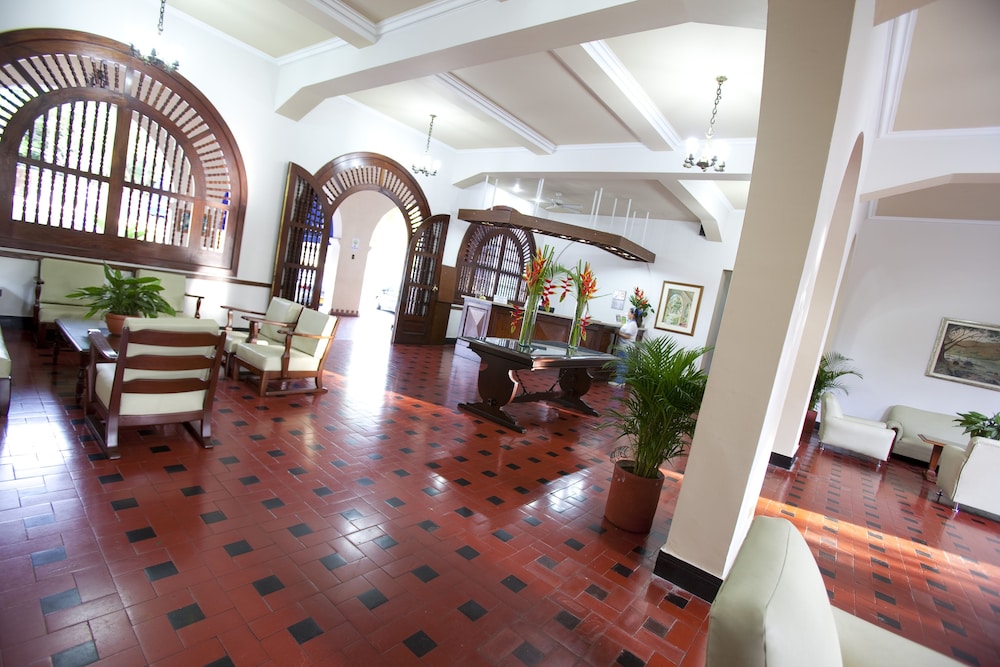 Hotel Guadalajara Buga 8/40