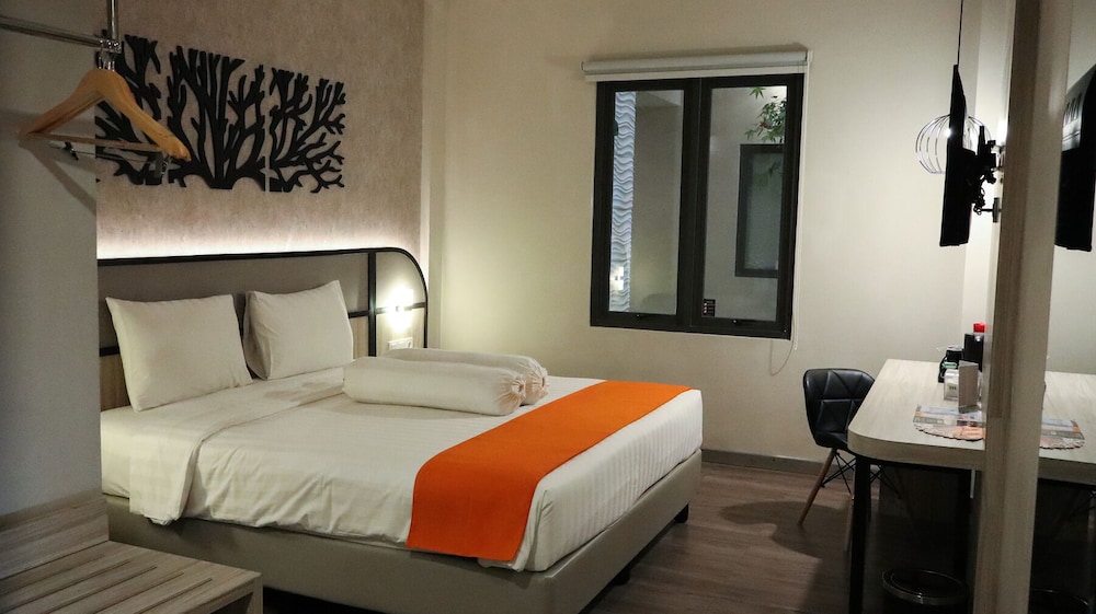 Front One Gosyen Hotel Salatiga 26/50