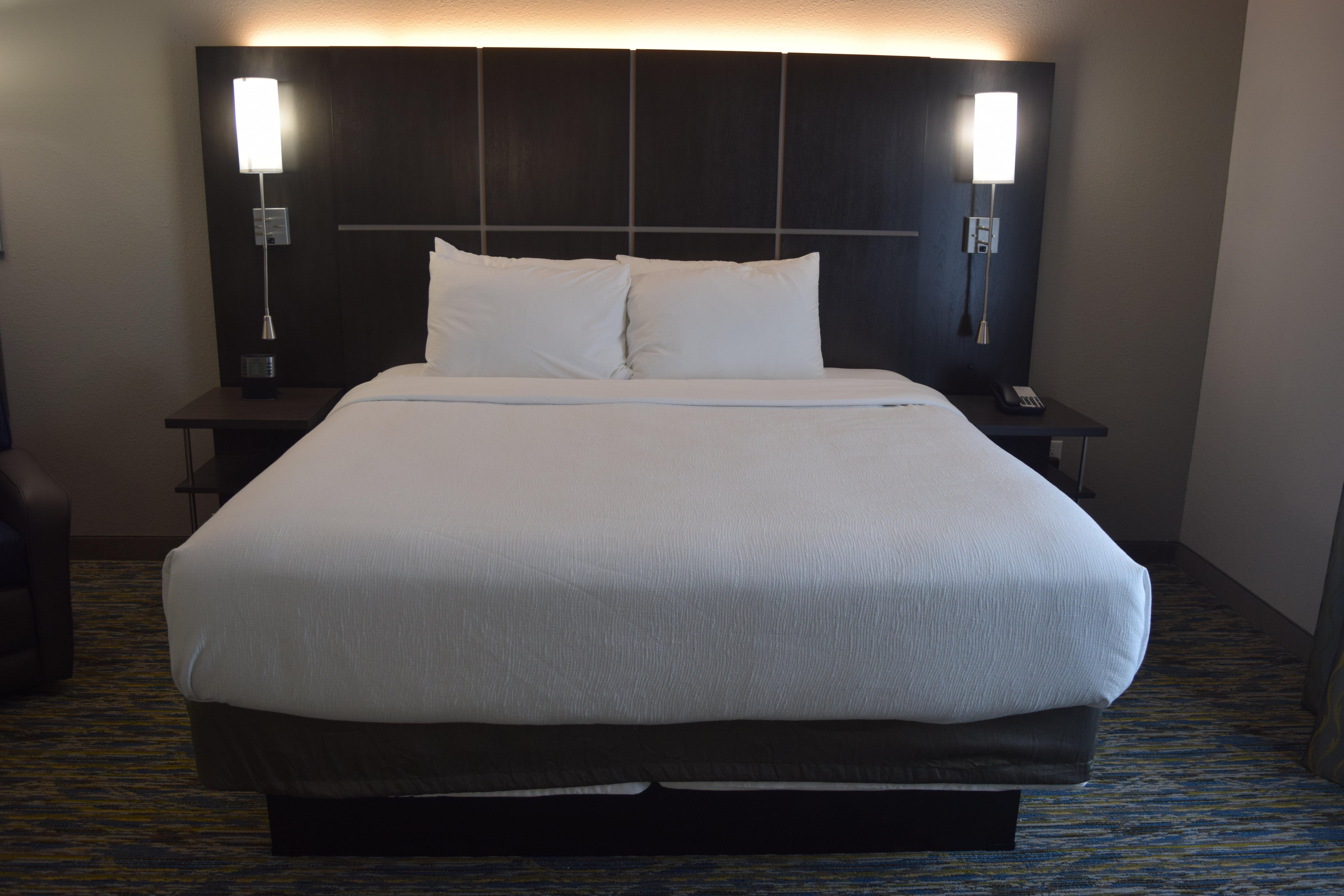 جناح بسرير كينج