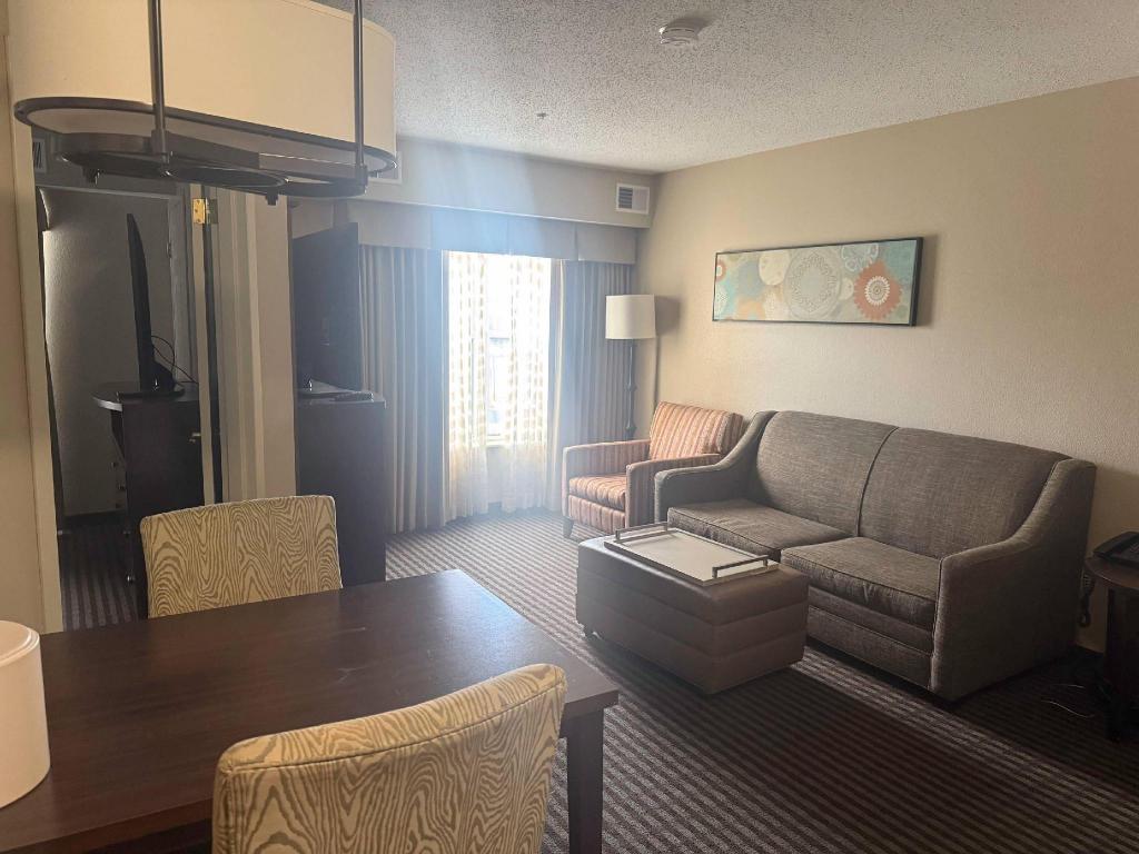 EFFICIENCY, SUITE, 2 KING BEDS