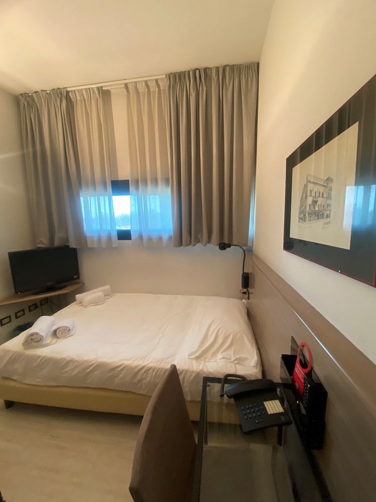 Hotel Forum 15/34