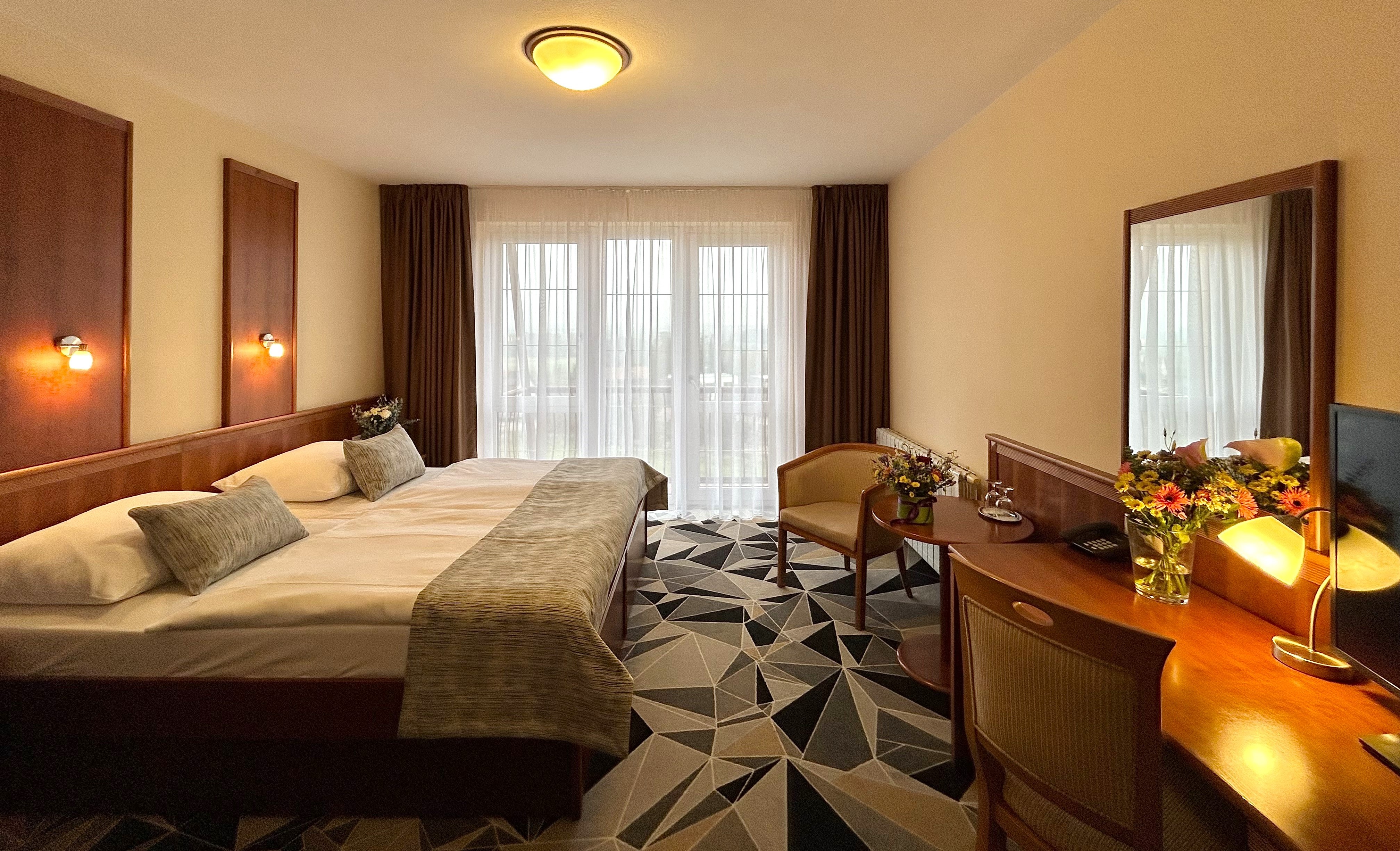 غرفة سوبيريور بسرير مزدوج أو سريرين منفصلين، Primavera Hotel And Congress Centre 2/5