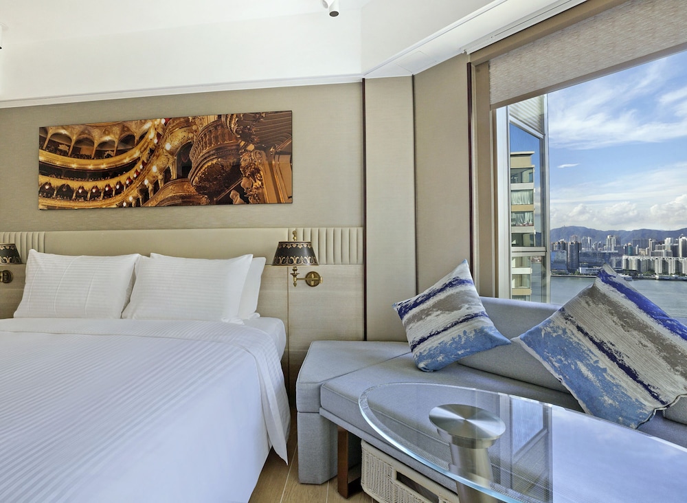 Clover Seaview Room