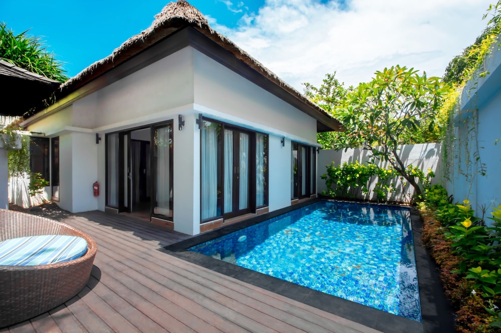Lembongan Beach Club in Lembongan Island