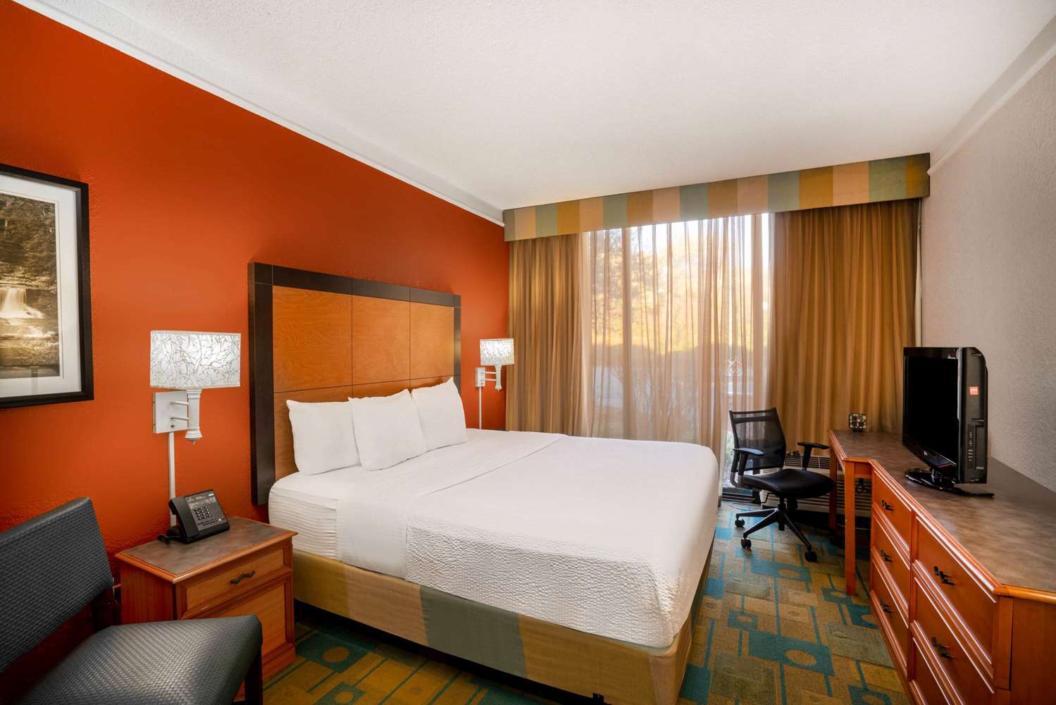 La Quinta Inn & Suites by Wyndham Nashville Airport/Opryland 20/38