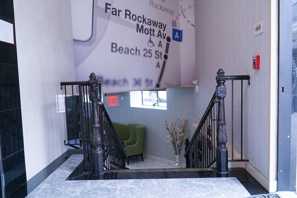 Hotel Mint JFK Airport photo3