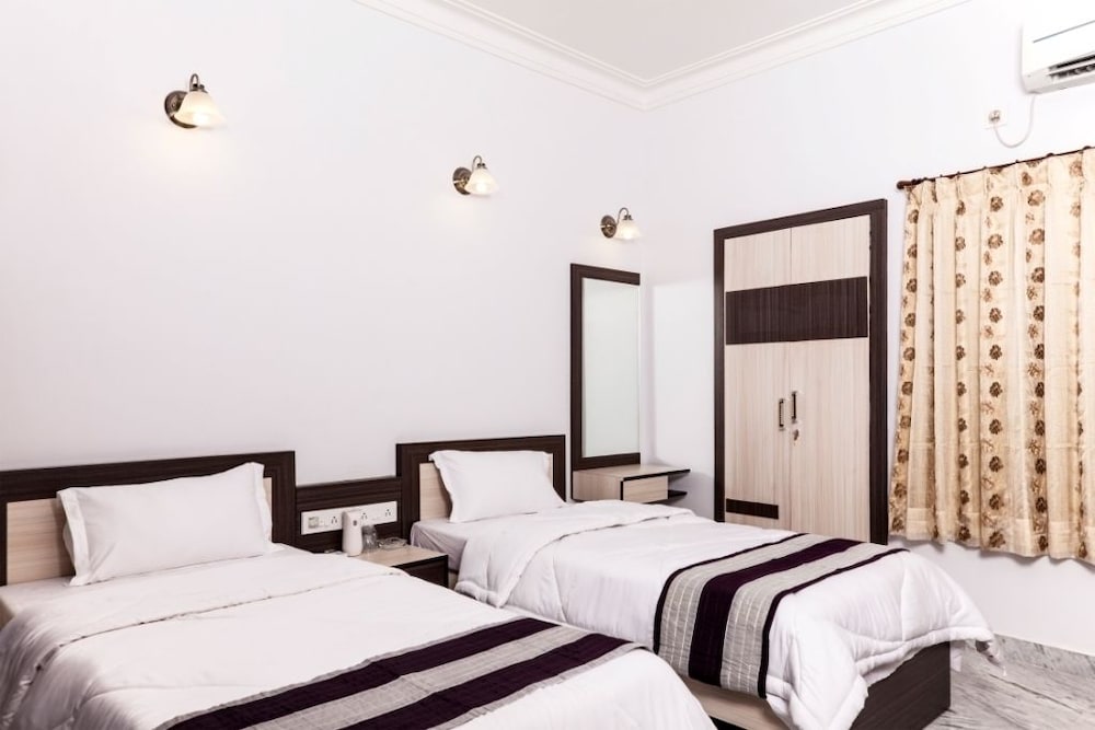 Simi International - The Imperial Guest House 4/20