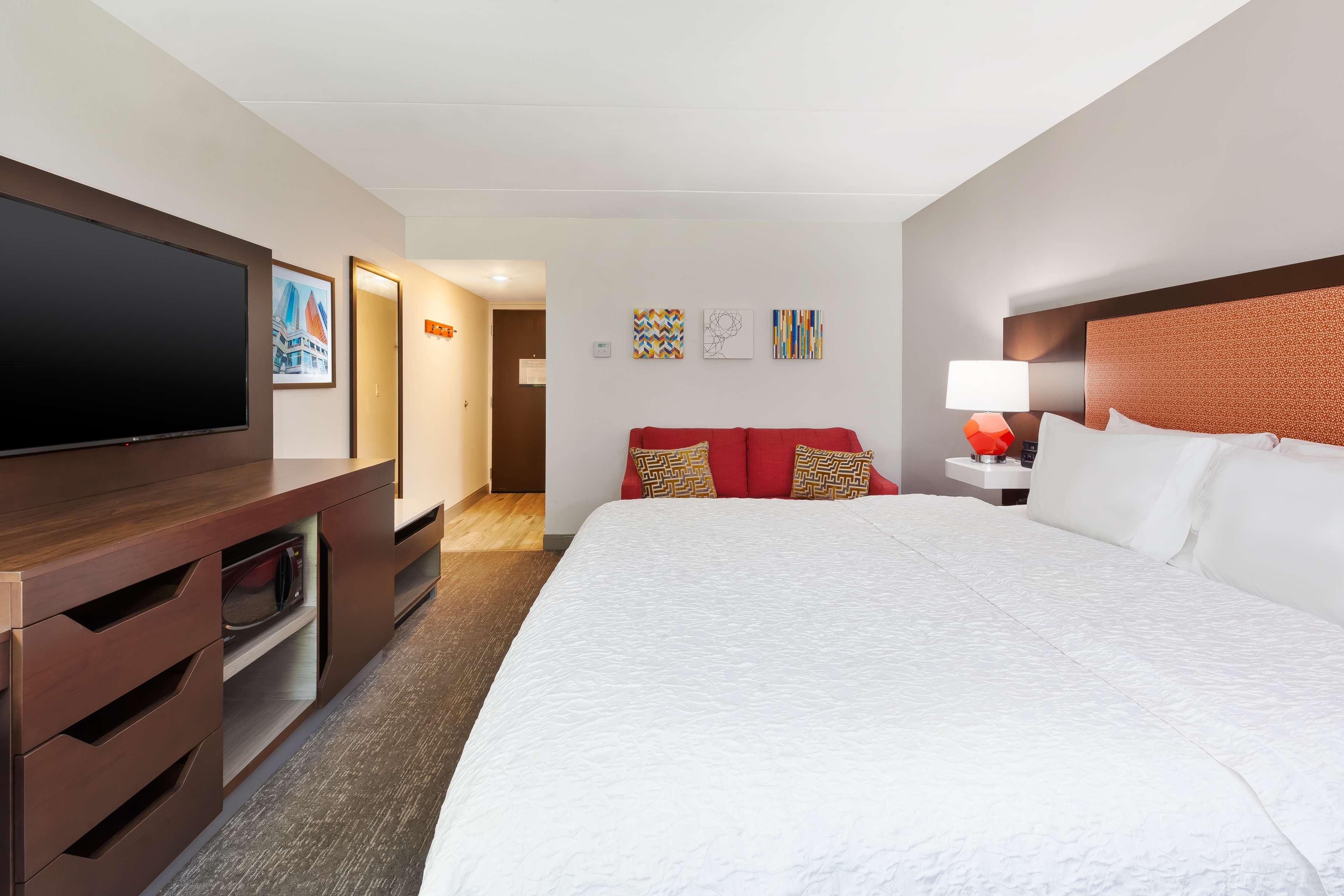 Studio, King Bed