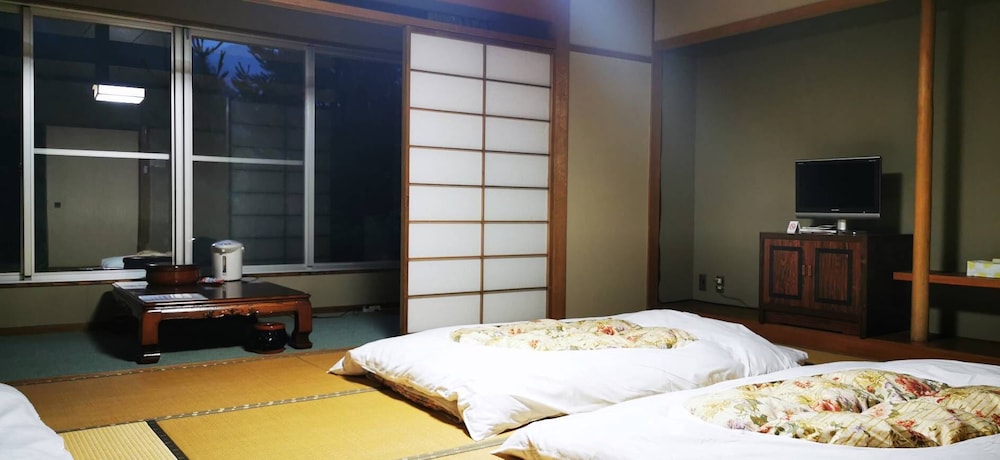 Shiozawa Onsen Shichihokan 4/12