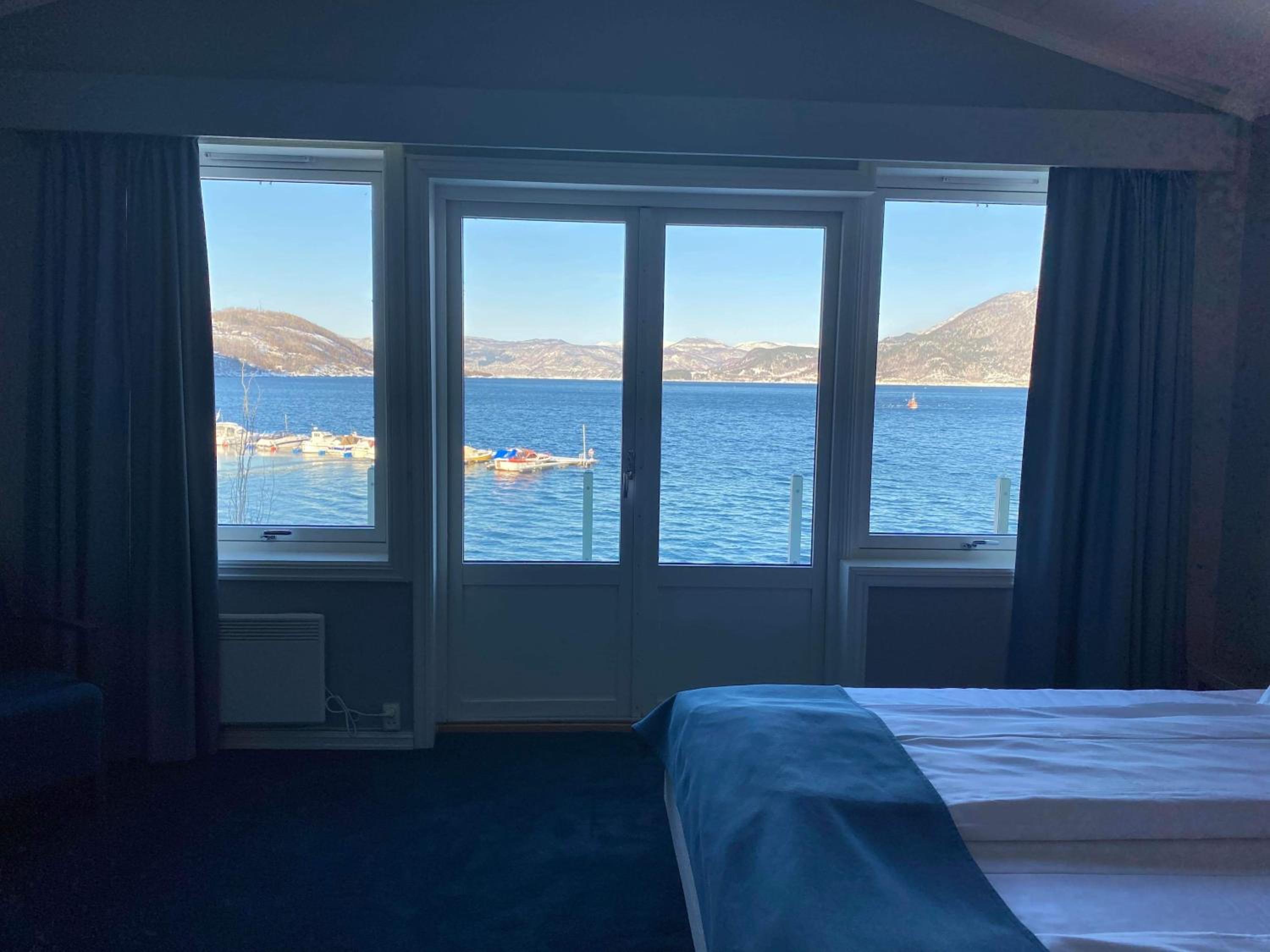 جناح بإطلالة على البحيرة، Rognan Hotell 3/6