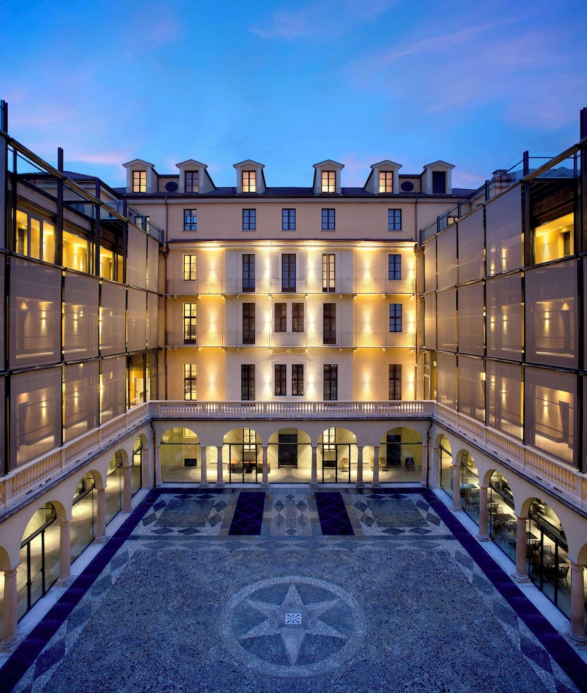 NH Collection Torino Piazza Carlina 3/50