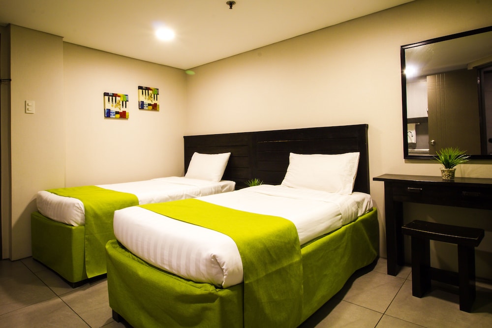 Jade Hotel Suites 7/66