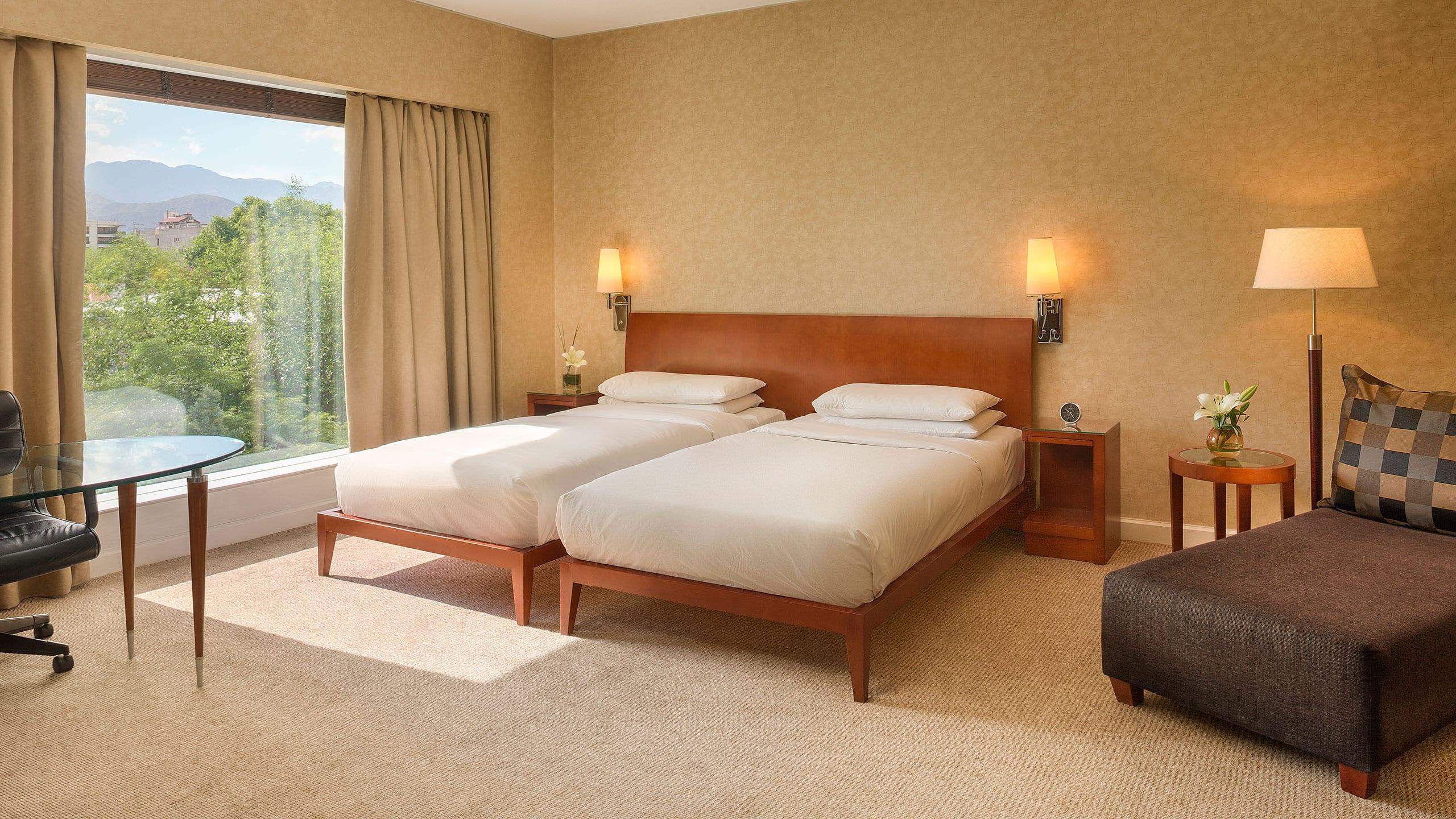Deluxe, Twin Beds