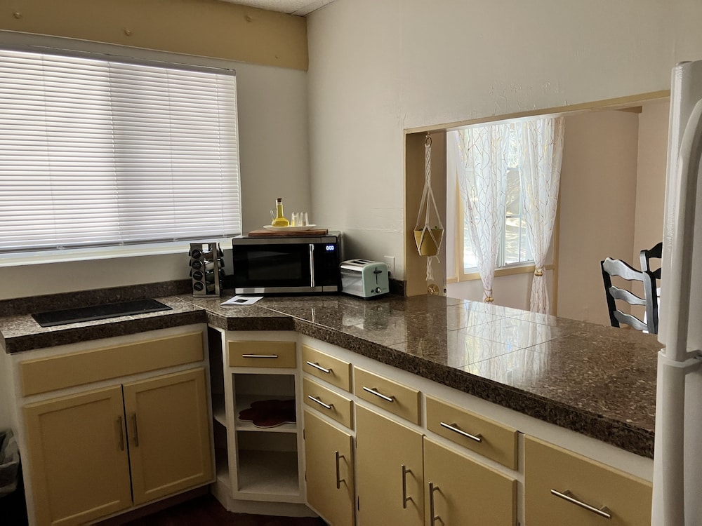 Miracle Springs Resort Spa 68/71