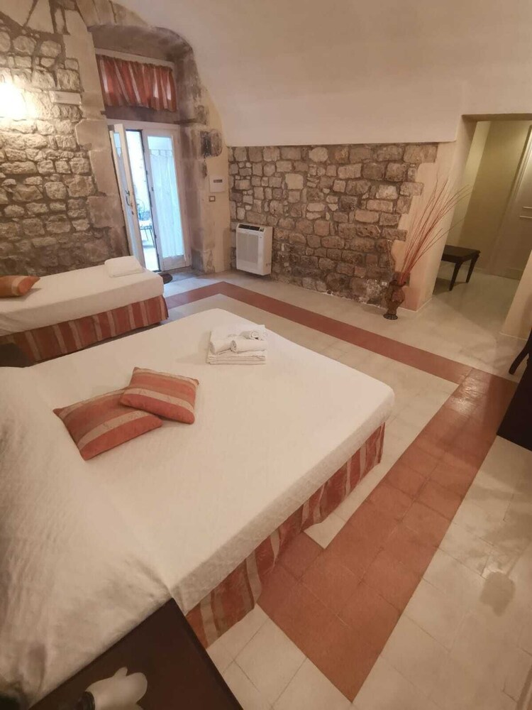 PALAZZO IL CAVALIERE B&B DE CHARME 44/68
