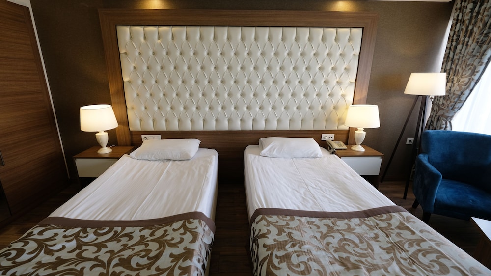 Esila Hotel 11/50