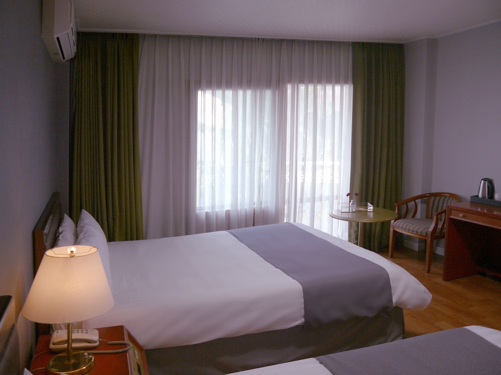 Pearl Hotel Jeju 18/63