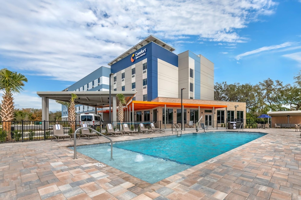 Comfort Inn & Suites Orlando Sanford Airport 9/54