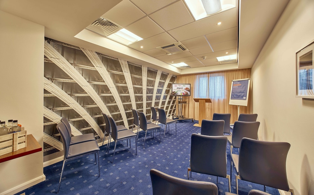 Holiday Inn Express London - Stratford by IHG 33/76