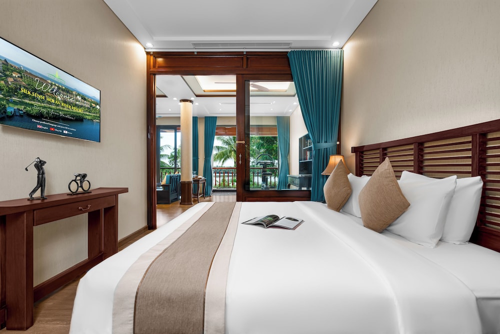 PRESIDENTIAL, SUITE