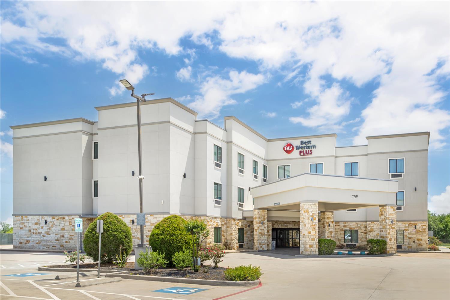 Best Western Plus Waller Hotel 10/12