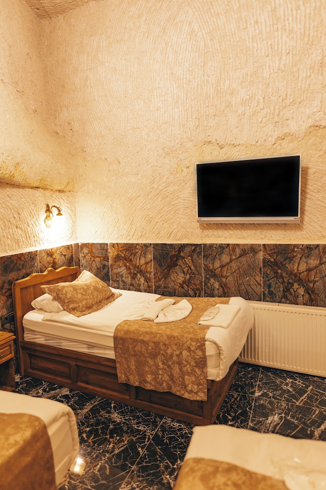 Goreme Valley Cave House 35/50