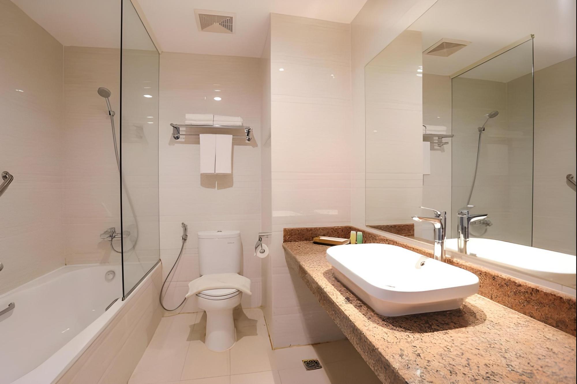 HOTEL REMCY PANAKKUKANG MAKASSAR 58/58