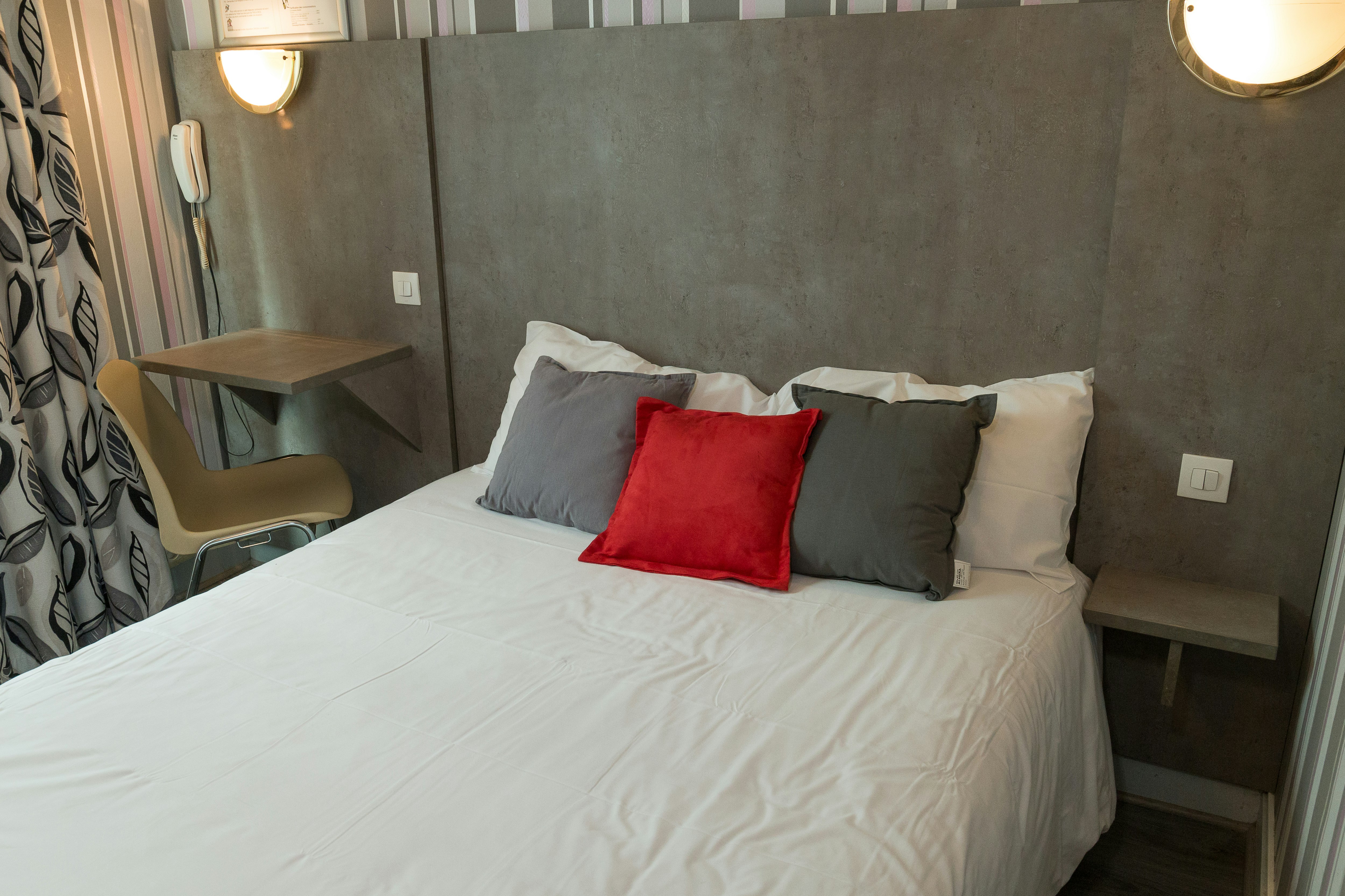 PANAM HOTEL PARIS GAMBETTA (ex Superhotel) 27/50