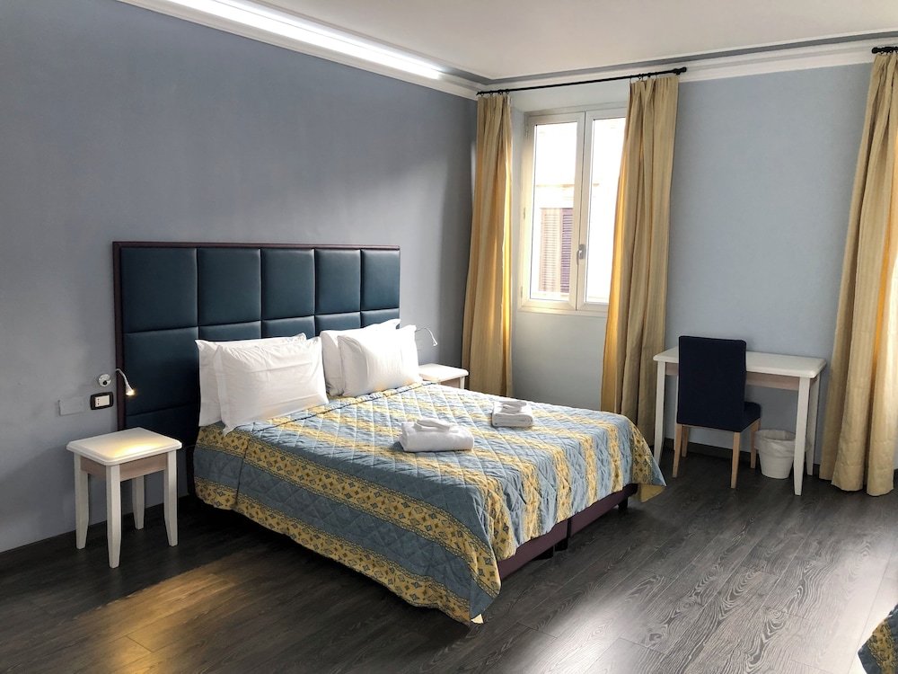 SUPERIOR, DOUBLE BED
