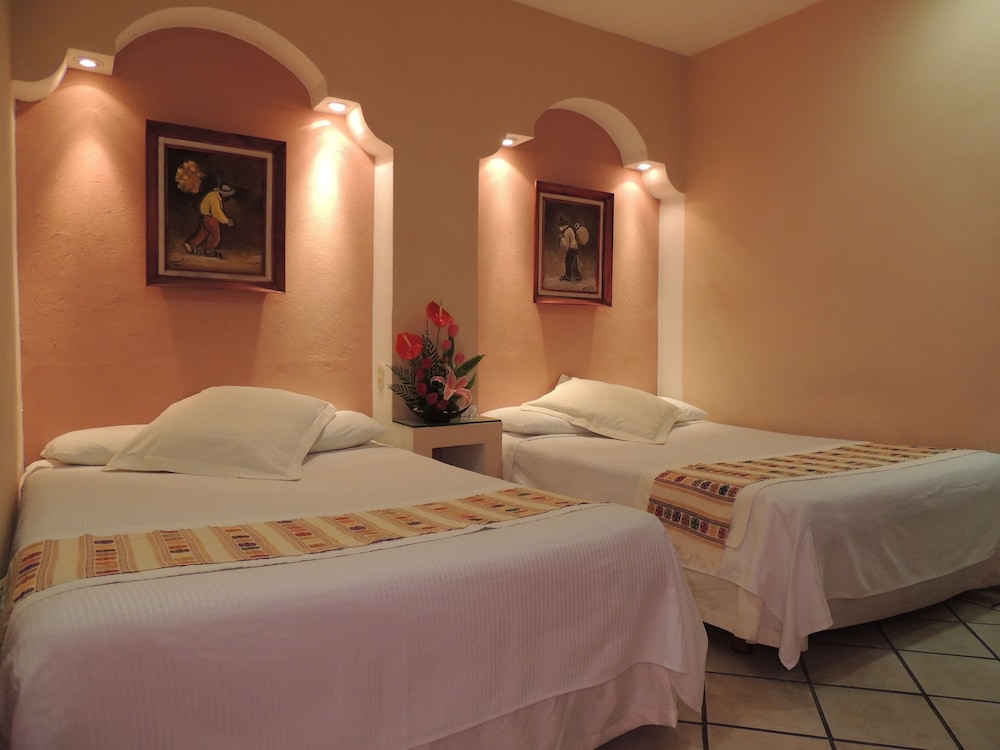 Hotel Real Catedral 12/26
